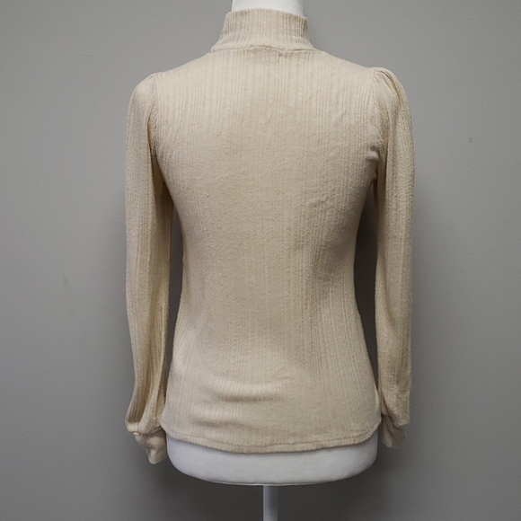 Soft knit turtleneck - Picture 3 of 6